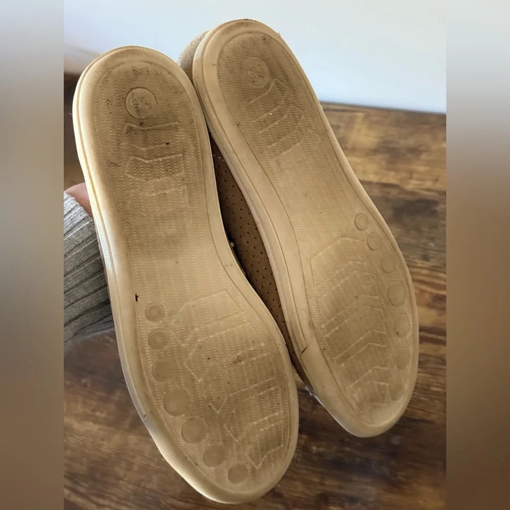 Merona Beige Suede Leather Casual Lace Up Sneaker - Size 6.5 - Picture 2 of 8